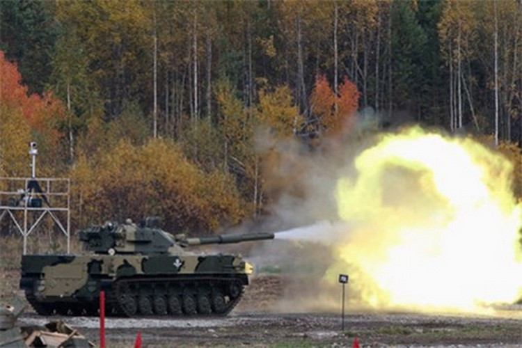 Biến thể thứ hai nặng 38 tấn, giữ lại khung thân K9 Vajra và động cơ MTU, nhưng mượn tháp pháo của xe tăng T-90S Bhishma hiện đã được quân đội Ấn Độ sử dụng.