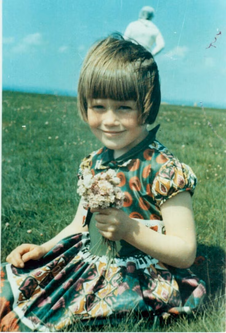 Ngày 23/5/1964, Jim Templeton ở Carlisle, Cumberland, Anh chụp ảnh cho con gái. Tuy nhiên, khi rửa ảnh, ông đã hết sức kinh ngạc phát hiện trong ảnh một “phi hành gia” mặc dù khi chụp bức hình không hề có người nào khác ngoài hai cha con.