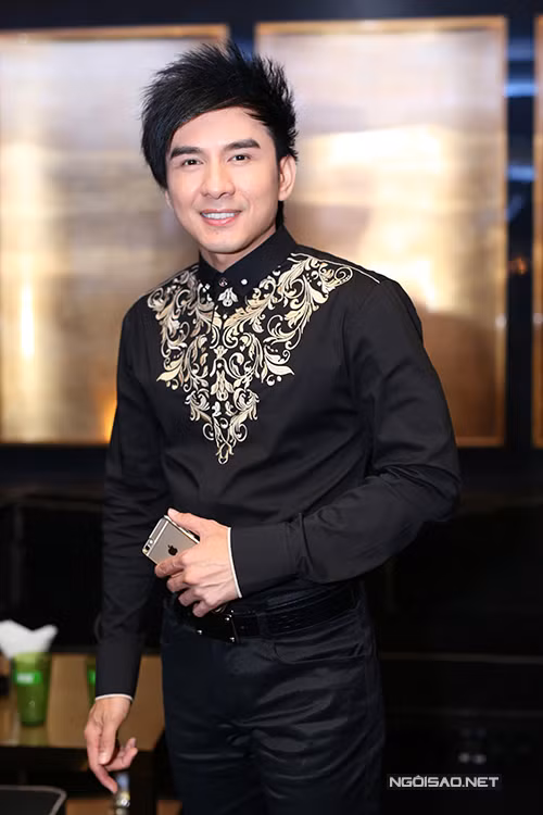 Cuoc song khon kho cua 4 ca si Viet truoc khi giau co