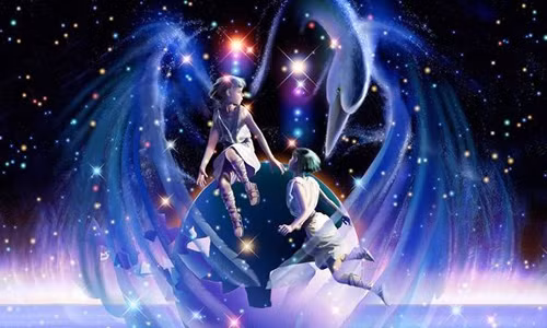 Trong số 12 cung hoàng đạo, Song Tử cũng gặp khá nhiều may mắn trong tháng 8. Thần may mắn sẽ gõ cửa Song Tử. Bạn sẽ có nhiều cơ hội thể hiện năng lực của bản thân trong công việc cũng như tạo dựng được nhiều mối quan hệ. Nhờ những mối quan hệ xã hội rộng rãi đó, công việc của Song Tử sẽ thuận lợi rất nhiều.