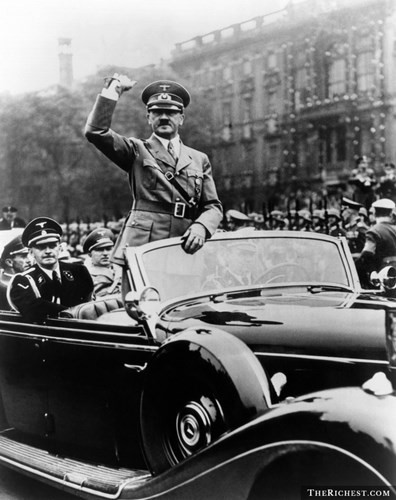 Trùm phát xít Hitler - nhà độc tài khét tiếng của Đức quốc xã và cũng là người gây ra cuộc thảm sát hơn 6 triệu người Do Thái, được biết đến là một nhà độc tài cuồng tín.