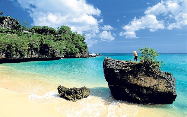 Đảo Bali nằm ở phía đông Indonesia là một trong những đảo có mật độ dân số cao nhất thế giới.