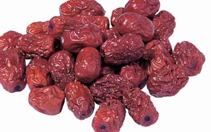 Ngoài ăn tươi, người ta cũng có thể sấy khô táo Tàu để hãm trà hoặc làm thuốc.