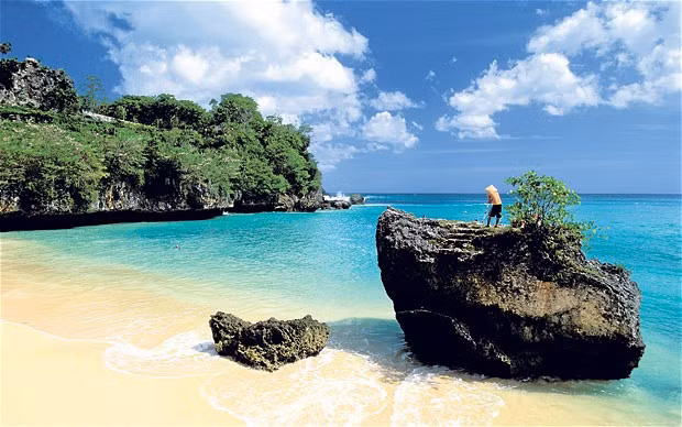 Đảo Bali nằm ở phía đông Indonesia là một trong những đảo có mật độ dân số cao nhất thế giới.