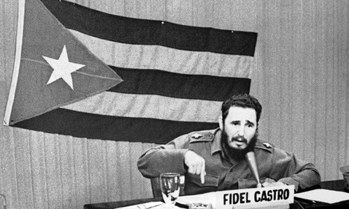 Dưới sự lãnh đạo của đảng cộng sản, đứng đầu là lãnh tụ vĩ đại Fidel Castro, nhân dân Cuba đã kiên cường đấu tranh, làm thất bại mọi âm mưu đen tối của các thế lực thù địch nhằm phá hoại đất nước và gặt hái được những thành tựu to lớn.
