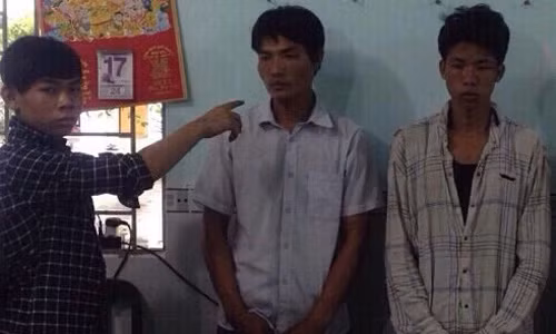 Ba nghi can tống tiền nhà sư đang bị cảnh sát bắt giữ. Ảnh: Công an cung cấp.