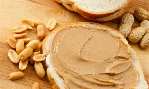 Bơ lạc: Chứa protein thực vật rất tốt cung cấp các nguồn chất béo cho cơ thể. Bơ lạc còn chứa nhiều vitamin E có thể ngăn chặn sự di chuyển gốc tự do trong cơ thể, làm tăng tốc hiệu quả phục hồi sức sau khi lao lực.