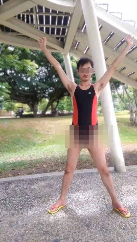 Chàng trai này có vóc dáng, thân hình và khuôn mặt khá giống người Việt Nam, chính vì thế càng khiến dân mạng thêm bức xúc, khó chịu. Kiểu ăn mặc khó hiểu, sử dụng đồ tắm phụ nữ và tạo dáng ưỡn ẹo của nhân vật này khiến anh ta bị nhiều người khẳng định là đang cố tạo ra chiêu trò gây sốc để thu hút sự chú ý của cộng đồng mạng về phía mình.