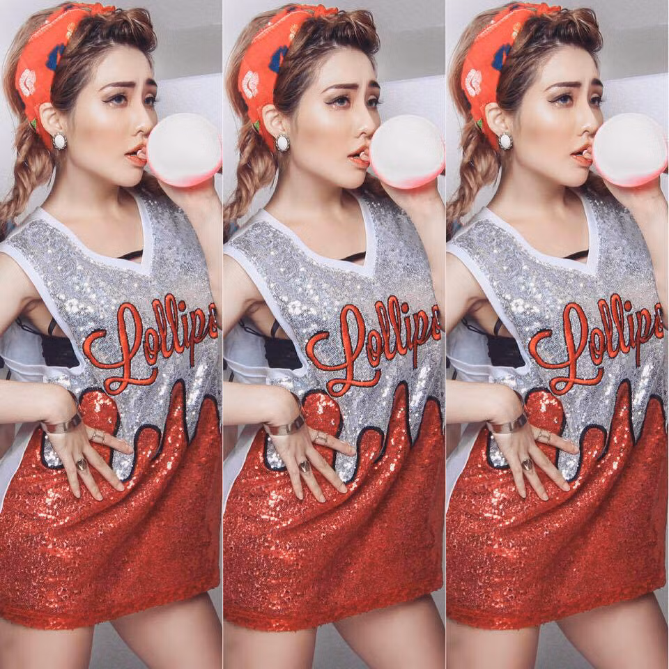 Theo tiết lộ của Hoàng Mỹ Duyên thì dù đã có kinh nghiệm làm mẫu ảnh từ vài năm nay nhưng đây cũng là lần đầu cô thử sức với công việc cosplay một nhân vật trong truyện tranh, phim điện ảnh đang được nhiều bạn trẻ yêu thích. Dù khá vất vả và ban đầu gặp nhiều khó khăn nhưng với sự nỗ lực bản thân cùng sự giúp đỡ của tất cả các thành viên trong ekip, Mỹ Duyên đã hoàn thành tốt công việc của mình, có được nhiều trải nghiệm thú vị và rất tâm đắc với những sản phẩm ảnh cuối cùng.