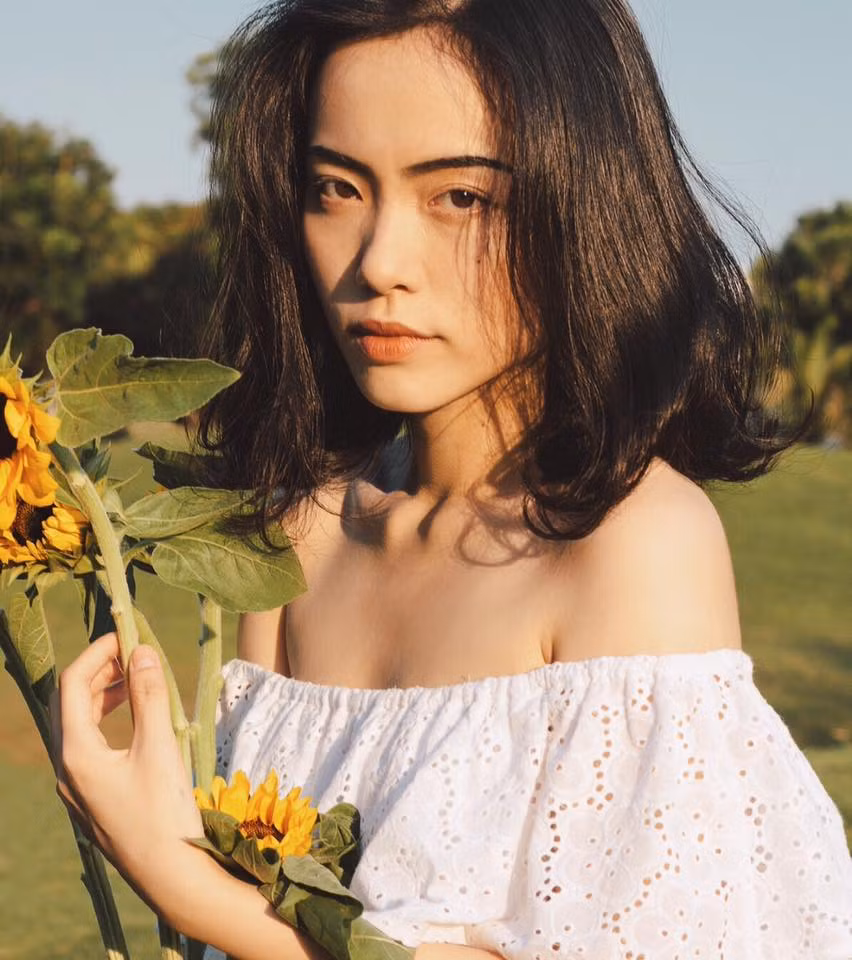 Nhiều người tỏ ra khá tò mò vì lý do giảm cân của Hà Trúc, vì giảm cân là một việc khó khăn nhất là với cô gái đã có tiền sử béo lâu năm như Hà Trúc thì quả là khó như lên trời. Cô bạn chỉ trả lời đơn giản rằng, bản thân cô không muốn mãi sống trong lớp vỏ bọc của chú vịt xấu xí khi đang ở độ tuổi đẹp nhất cuộc đời.