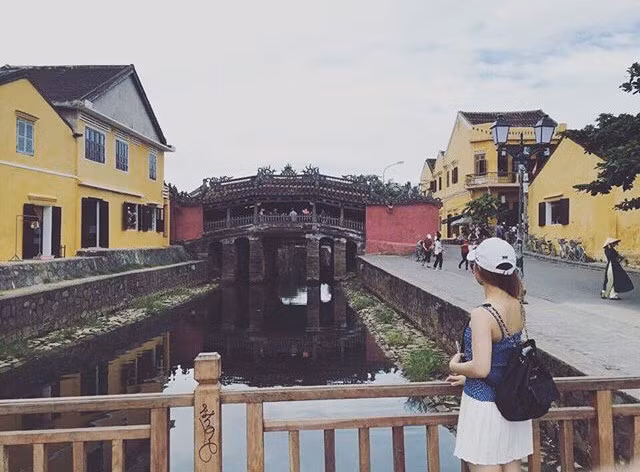 Từ khi xây dựng đến nay, Chùa Cầu ở Hội An đã trải qua 7 lần tu sửa, nhưng do nằm ở vị trí được cho là "rốn lũ" của Hội An, hàng ngày lại đón trung bình hơn 4000 lượt khách nên Chùa Cầu lại đang trong tình trạng cần phải tiếp tục trùng tu. Và tại hội thảo quốc tế về trùng tu Chùa Cầu do UBND tỉnh Quảng Nam tổ chức ngày 16/8 vừa qua, đa số các ý kiến thống nhất việc tu bổ Chùa Cầu theo phương án hạ giải (tháo dỡ) toàn bộ.