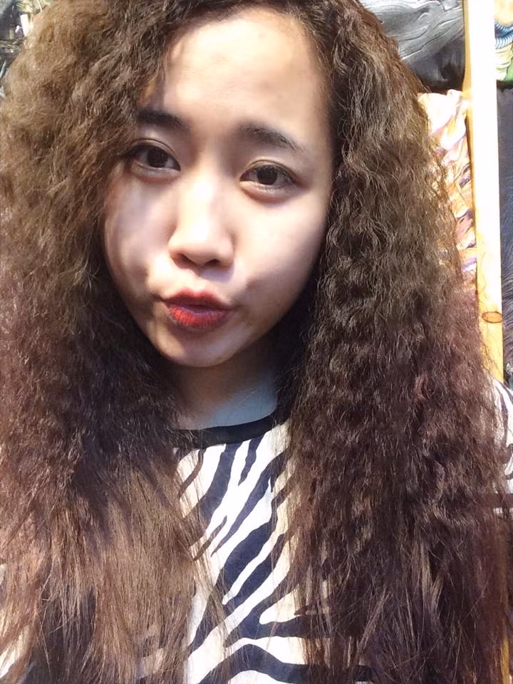 Câu chuyện tình yêu của Huyền Trang khiến không ít chị em phải ghen tỵ.