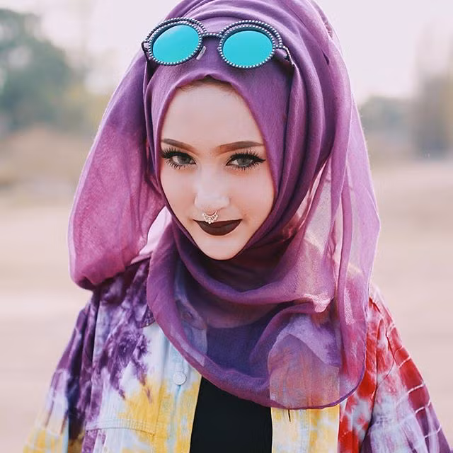 Chiêm ngưỡng dung mạo và khí chất thoát tục của Saira nhiều người ví von cô có vẻ đẹp của tiên nữ, không giống người bình thường.