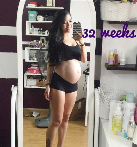 Khác hẳn với hình ảnh mệt mỏi, người sập xệ thường thấy của các bà bầu, mặc dù đang mang thai ở tuần thứ 32 nhưng bà bầu xinh đẹp này luôn xuất hiện với nụ cười tươi tắn, rạng rỡ cùng thân hình săn chắc, cùng với đó cô cũng không quên chia sẻ những bài tập, lời khuyên bổ ích cho các mẹ lựa chọn loại hình tập phù hợp với mình.