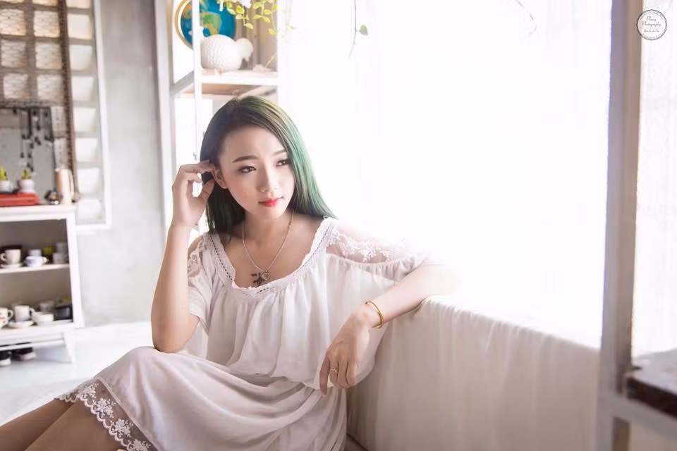 Lê Thị Lan cho biết không hiểu vì lý do gì mà nhiều người lại đặt điều cho cô một cách quá đáng đến vậy. Nhiều dân mạng tuy không nói thẳng nhưng thường đưa ra những câu nhận xét về cách ăn mặc, xài điện thoại đời mới của Lê Lan sau đó giả vờ thắc mắc "Tại sao còn nhỏ mà lại kiếm được nhiều tiền thế", "Còn nhỏ làm nghề gì mà kiếm được nhiều tiền vậy"... để châm chọc cô nàng.