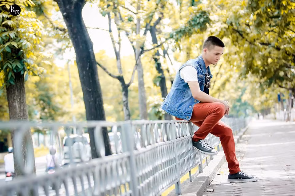 Về phía cư dân mạng, sau khi xem những bức ảnh mới của Lệ Rơi, một số người đã có cảm nhận giống với những gì mà phó nháy Kun Mon tiết lộ. Không ít bạn trẻ nhận xét, trong bộ ảnh này Lệ Rơi nhìn có hồn hơn, lạnh lùng và như đã thể hiện mình là một người từng trải, trưởng thành hơn. Ảnh: Kun Mon.