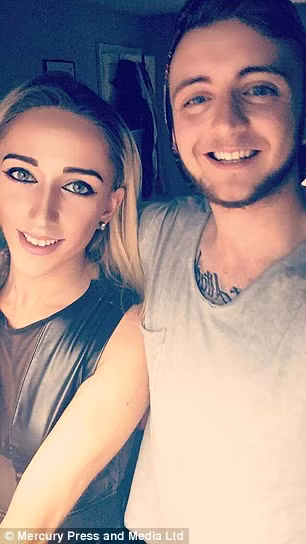 May mắn cho cặp đôi này đó là bạn bè thân thiết của họ luôn hiểu và ủng hộ cho tình yêu của O'Herlihy và Harry Matthew.