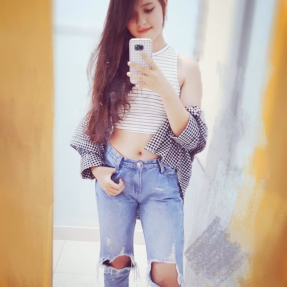 Không chỉ xinh xắn, Ngọc Trâm còn là một cây văn nghệ ở trường.