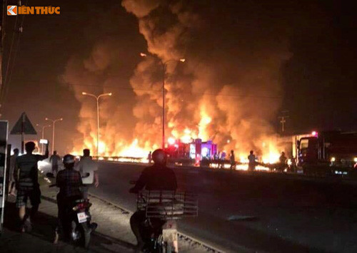 Xe bon gay hoa hoan tham khoc: “Canh tuong khung khiep trong doi”-Hinh-2