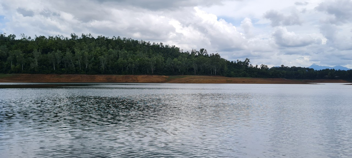 Đây là công trình thủy lợi lớn nhất miền Trung, lớn thứ hai cả nước, chỉ sau hồ Dầu Tiếng tại tỉnh Tây Ninh.