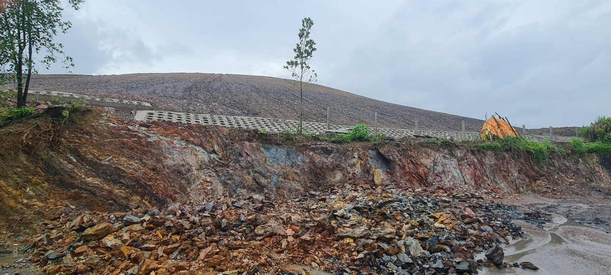 Cum CN Cam Le: Thac bun tran ra khu dan cu, ai chiu trach nhiem?
