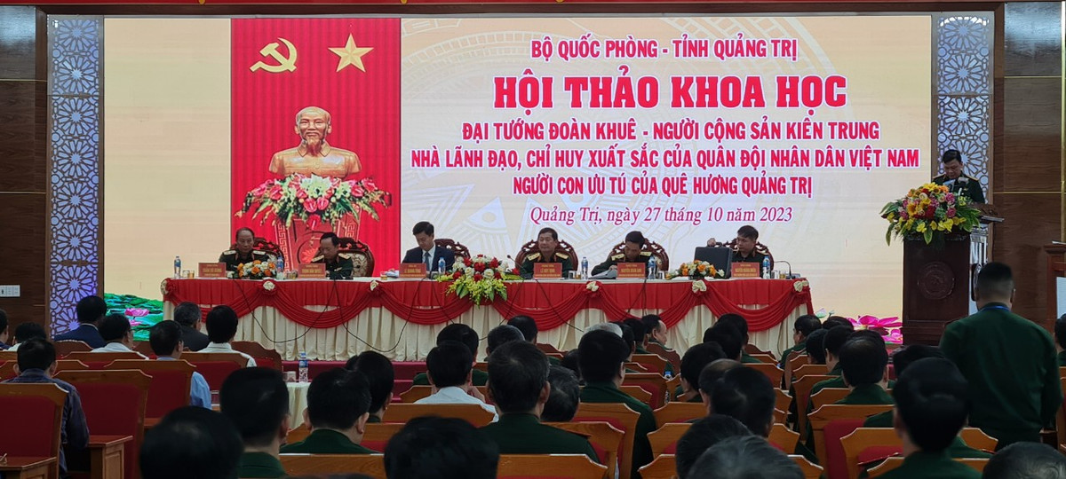 Dai tuong Doan Khue - Nha lanh dao xuat sac cua QDND Viet Nam