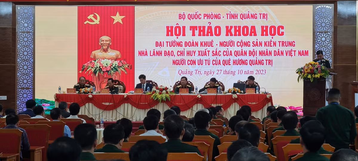 Dai tuong Doan Khue - Nha lanh dao xuat sac cua QDND Viet Nam