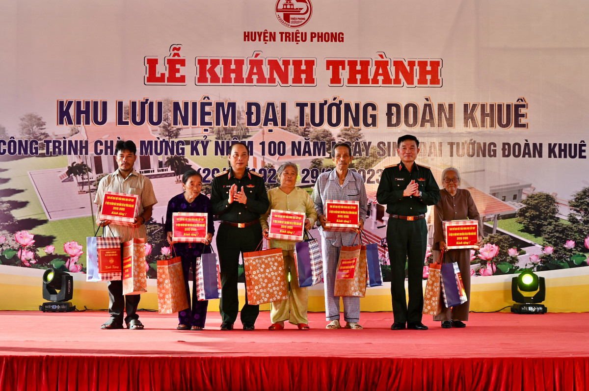 Quảng Tri: Khánh thành nhà tưởng niệm Đại tướng Đoàn Khuê - Hình 3 Quang Tri: Khanh thanh nha tuong niem Dai tuong Doan Khue-Hinh-3
