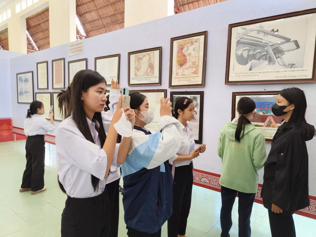 Triển lãm sẽ diễn ra trong 3 ngày từ 24 – 26/10/2023, giới thiệu những tư liệu, bản đồ khẳng định chủ quyền của Việt Nam đối với hai quần đảo Hoàng Sa và Trường Sa.