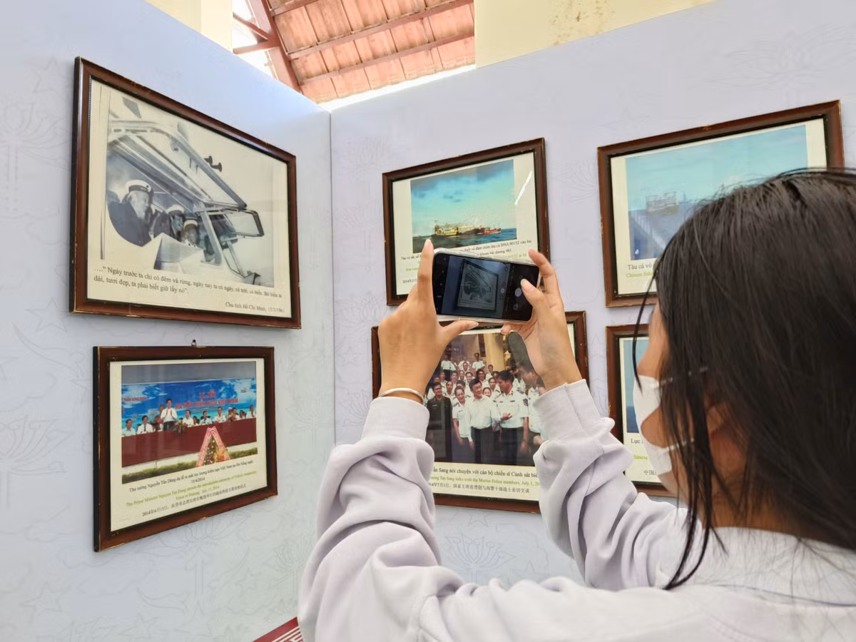 Cho đến nay, Bộ Thông tin và Truyền thông đã tổ chức được 101 cuộc Triển lãm bản đồ và trưng bày tư liệu với chủ đề “Hoàng Sa, Trường Sa của Việt Nam – Những bằng chứng lịch sử và pháp lý” tại 63 tỉnh, thành phố, 11 điểm đảo, huyện đảo, 23 đơn vị lực lượng vũ trang, 01 đơn vị kiểm ngư, 05 trường Đại học và 61 trường THPT trên địa bàn 21 tỉnh, thành phố trên toàn quốc.