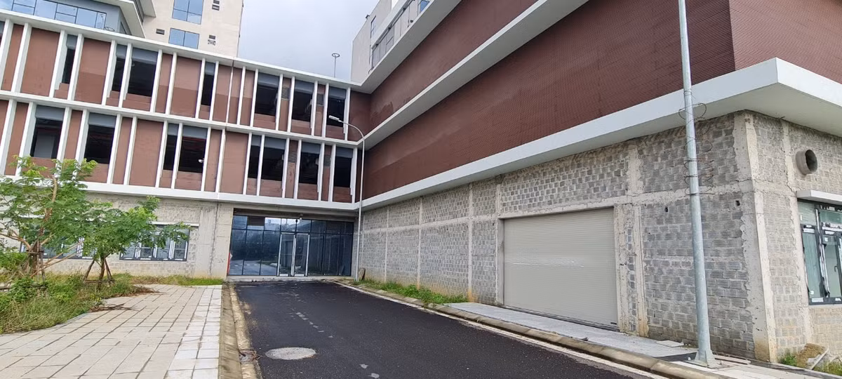 Tuy nhiên, tính đến tháng 10/2023, do phát sinh một số vướng mắc nên Khu công viên phần mềm số 2 Đà Nẵng vẫn chưa thể đưa vào vận hành.