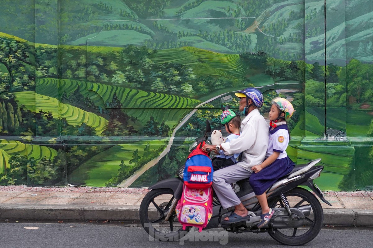 Buc bich hoa an tuong giua trung tam TP HCM-Hinh-12