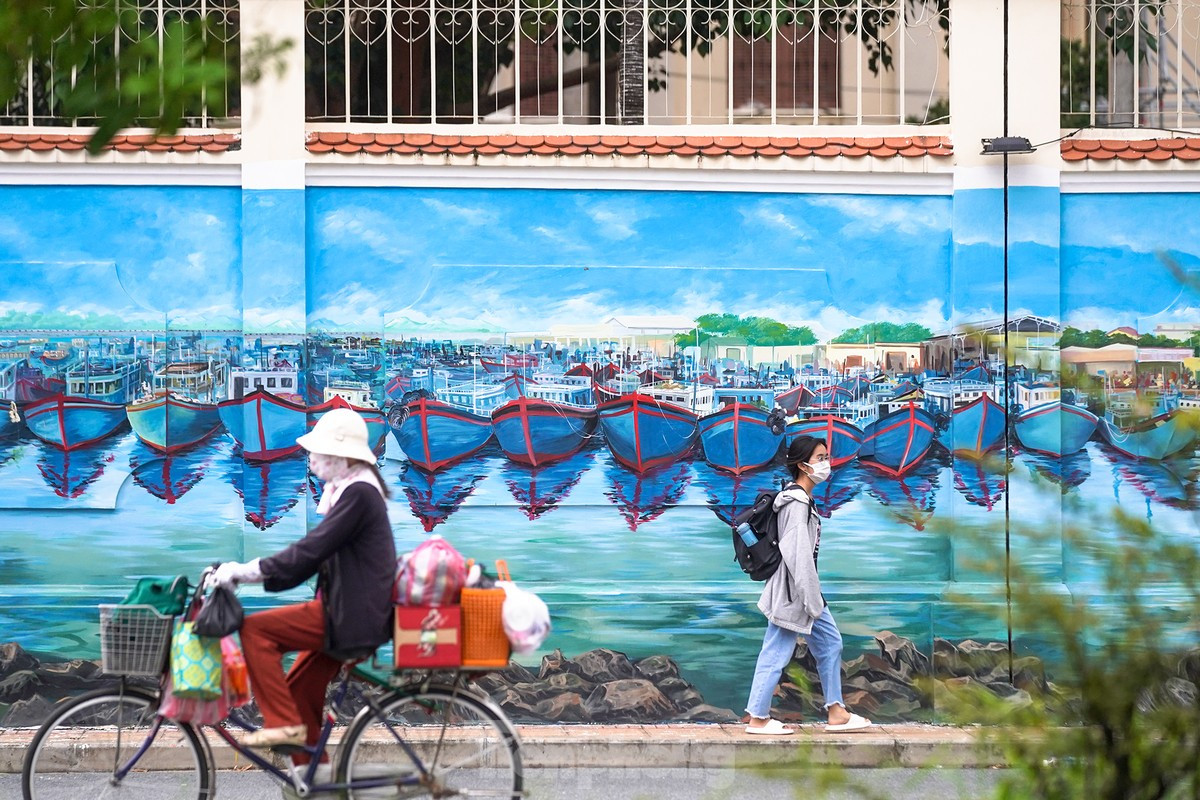 Buc bich hoa an tuong giua trung tam TP HCM-Hinh-8