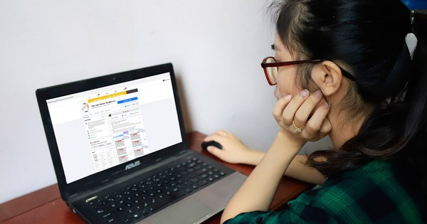  Bị lừa gần 500 triệu đồng vì bán hàng online: Ngày 22/6/2022, chị C. (SN 1992, trú tại Chương Mỹ, Hà Nội) lên mạng xã hội tìm việc làm online và được hướng dẫn tải app VINASUN làm cộng tác viên thanh toán các đơn hàng, hưởng tiền hoa hồng chênh lệch 10-20%. Khi thanh toán các đơn hàng với tổng số tiền gần 500 triệu đồng, chị C. được yêu cầu nạp thêm tiền mới nhận được tiền gốc và thưởng, nếu không sẽ bị khóa tài khoản. Biết mình bị lừa, chị đến cơ quan công an trình báo sự việc. (Ảnh minh họa)