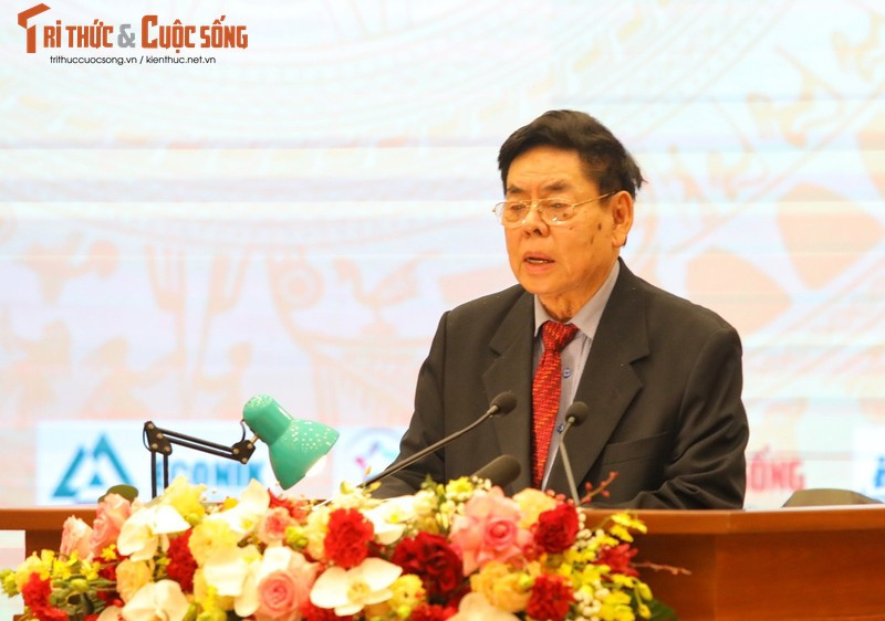 Tiếp theo buổi lễ, GS.TSKH, Nhà giáo Nhân dân Nguyễn Thiện Phúc - Chủ tịch đầu tiên của Liên hiệp các Hội Khoa học và Kỹ thuật Thành phố Hà Nội - một trong số 15 Hội thành viên tham gia sáng lập, thành lập Liên hiệp các Hội Khoa học và Kỹ thuật Việt Nam vào năm 1983 lên phát biểu ý kiến. Theo GS.TSKH, Nguyễn Thiện Phúc, nội dung phổ biến kiến thức ngày nay không phải chỉ là kiến thức khoa học thường thức, mà phải là kiến thức từ những lĩnh vực khoa học có thể làm thay đổi cuộc sống. Chủ đề Đổi mới và Sáng tạo ngày nay đang được đặc biệt quan tâm ở nước ta cũng như ở nhiều nước trên thế giới. Đổi mới sáng tạo là chìa khóa thành công để phát triển đất nước..