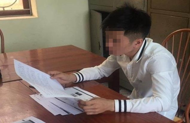  Lập nhóm 'báo chốt' CSGT trên facebook, nam thanh niên bị phạt 7,5 triệu đồng: Ngày 3/3/2020, Công an tỉnh Bắc Giang đã xử phạt hành chính 7,5 triệu đồng đối với Nguyễn Văn T. - người tạo lập nhóm, người quản trị cao nhất nhóm “Báo chốt + Thông chốt Bắc Giang”, vi phạm điểm e, khoản 3, điều 66, Nghị định 174/2013. Đồng thời, công an yêu cầu xóa nhóm này trên facebook.