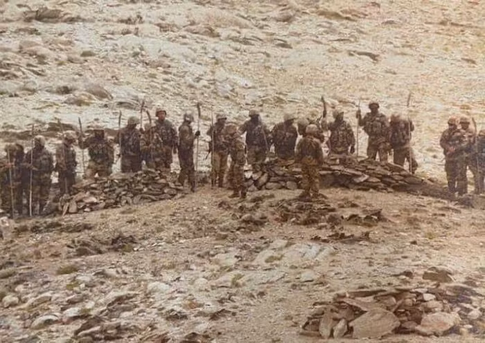 Lo anh nghi Trung Quoc mang vu khi can chien den tien don An Do