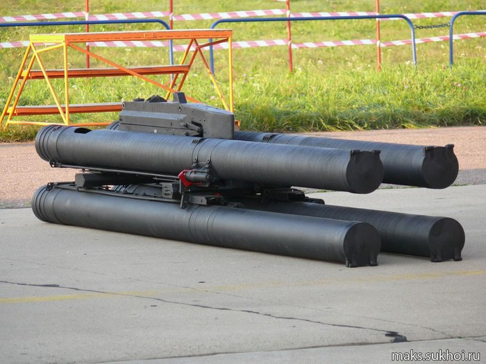 "Hermes thực sự đã có mặt ở Syria, nhưng đây là một biến thể của lực lượng không quân, đó là phiên bản Hermes-A trang bị cho trực thăng với tầm bắn khoảng 30 km".