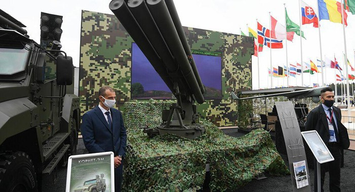 "Tổ hợp tên lửa chống tăng đầy hứa hẹn Hermes mà Nga vừa giới thiệu trong khuôn khổ Diễn đàn Quân sự - Kỹ thuật Quốc tế Army-2020 có thể trở thành 'kẻ hủy diệt' xe tăng phương Tây", tác giả nhận định.