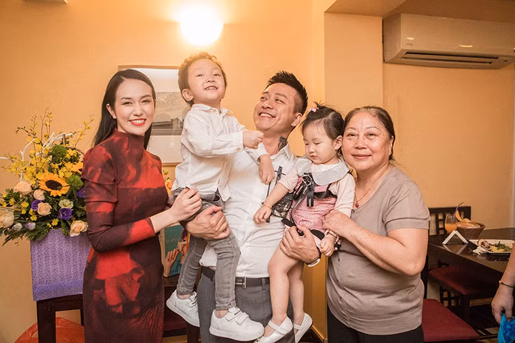 Cũng như Mỹ Tâm và Quang Dũng, Tuấn Hưng chuyên tâm đi hát sau vai diễn bị chê. Hiện, ngoài sự nghiệp vững chắc, Tuấn Hưng còn có tổ ấm hạnh phúc bên vợ và hai con.