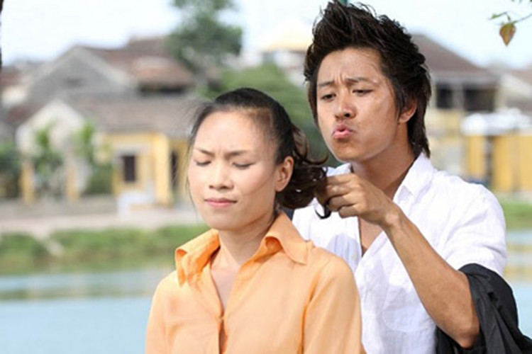 Lần đầu đóng phim, "họa mi tóc nâu" bị chê diễn gượng gạo. Ảnh: Đất Việt