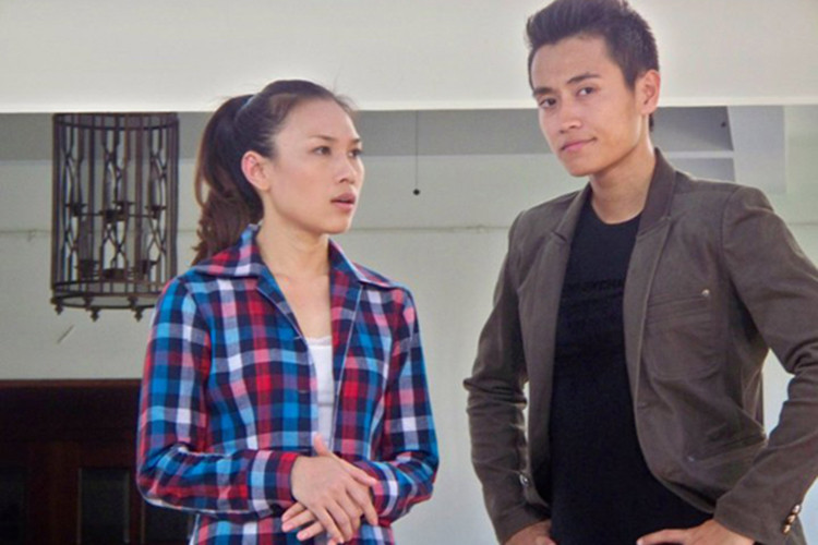 "Cho một tình yêu" còn có sự góp mặt của Hồ Thái Huy. Vai diễn của anh là Đặng Vịnh - người luôn bám theo để tán tỉnh Linh Đan. Ảnh: Thế giới điện ảnh