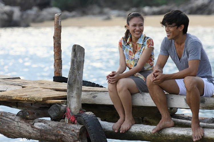 Leon Quang Lê cũng tham gia diễn xuất trong "Cho một tình yêu". Anh đóng vai chàng ca sĩ Việt Kiều Kevin Lee vừa yêu Linh Đan tha thiết vừa đủ sức giúp cô tỏa sáng. Ảnh: Pháp luật TP HCM