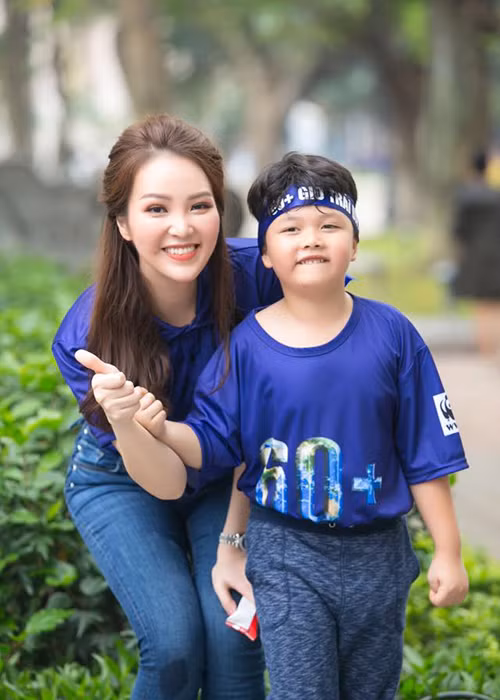 Con trai Thụy Vân năm nay đã vào lớp 1. Ảnh: FBNV