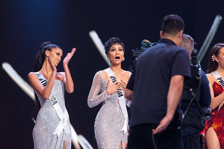 Khi biết thông tin trở thành Hoa hậu đẹp nhất thế giới 2018, H'hen Niê viết trên trang cá nhân dòng tâm sự tiếng Anh với nội dung: "Cảm ơn chuyên trang, các giám khảo và mọi người đã yêu mến tôi. Tôi rất vinh dự và hạnh phúc khi được lựa chọn là Hoa hậu đẹp nhất thế giới 2018. Từ tận đáy lòng, tôi rất biết ơn”.