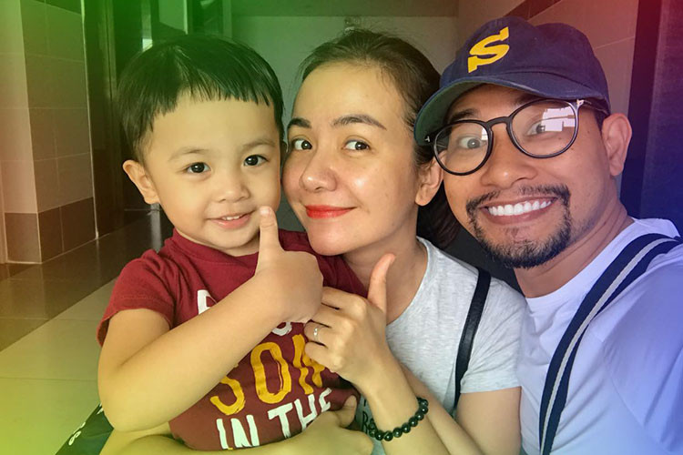 Sinh năm 1983, Huỳnh Đông là sao nam Việt tuổi Quý Hợi. Năm 2015, anh kết hôn với nữ diễn viên Ái Châu sau 4 năm hẹn hò.