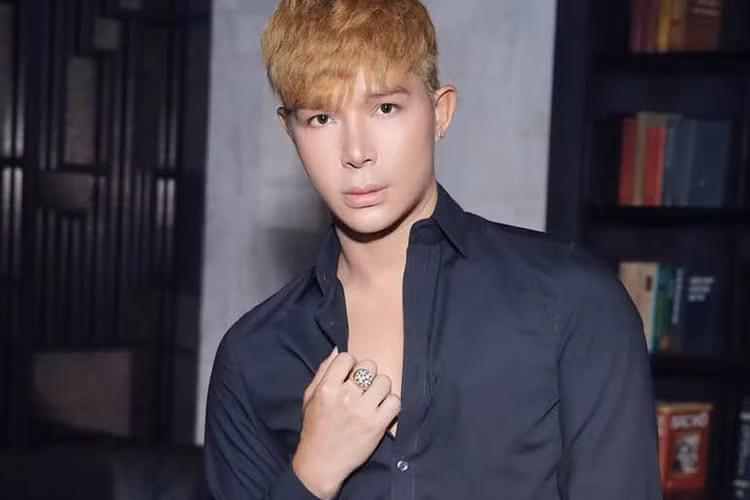 Ở tuổi 36, Nathan Lee vẫn độc thân. Nói về chuyện chưa yên bề gia thất, nam ca sĩ chia sẻ anh muốn dành nhiều thời gian cho tình yêu âm nhạc.