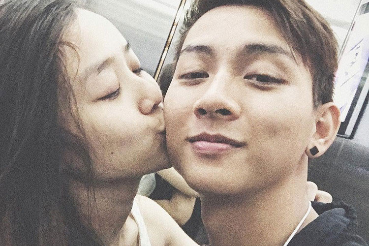 Tính đến nay, Hoài Lâm và Hoàng Ngọc đã bên nhau được 8 năm. Được biết, khi mới ở độ tuổi 21, Hoài Lâm đã có ý định muốn cưới Hoàng Ngọc.