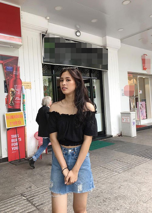 Nhiều người yêu thích hình ảnh Tiểu Vy giản dị hơn là những lúc cô váy áo lộng lẫy.