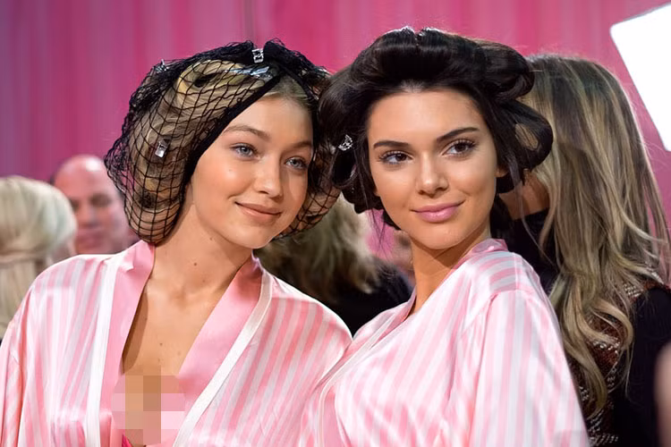 Kendall và Gigi đều có xuất thân trong gia đình nổi tiếng. Kendall là thành viên gia đình Kardashian.